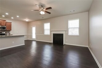 607 Royal Crest Ct in Canton, GA - Building Photo - Building Photo