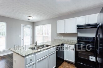 218 Matthew Ln in Jonesboro, GA - Building Photo - Building Photo