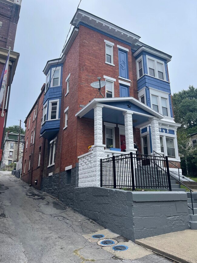 125 14th St Apartments and Nearby Wheeling Apartments For Rent