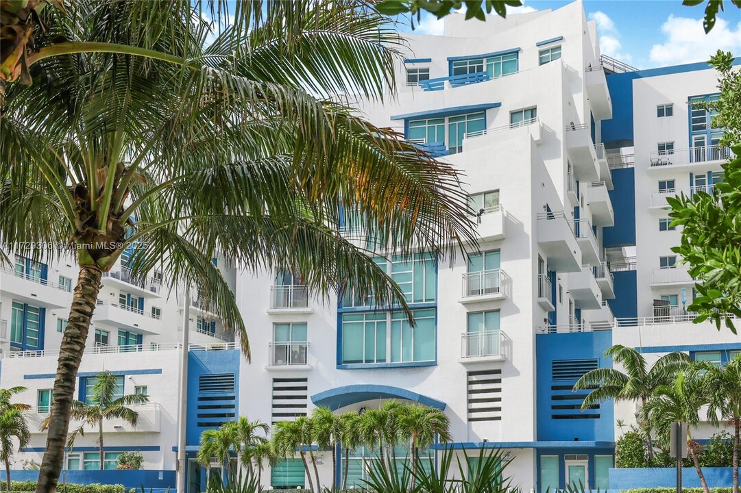 7600 Collins Ave, Unit 406 in Miami, FL - Foto de edificio