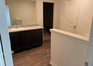 19020 Quiet Range Dr in Elgin, TX - Building Photo - Building Photo