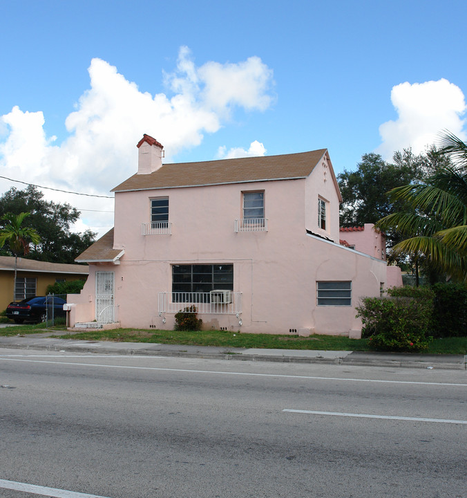 277 NE 82nd St in Miami, FL - Building Photo