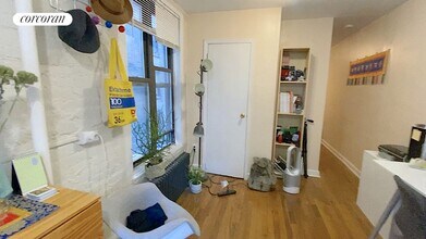 181 Thompson St in New York, NY - Building Photo - Building Photo