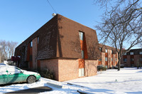 Garfield Manor Apartments in Warren, OH - Foto de edificio - Building Photo