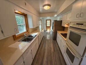 422 S Miller Rd in Fairlawn, OH - Building Photo - Building Photo