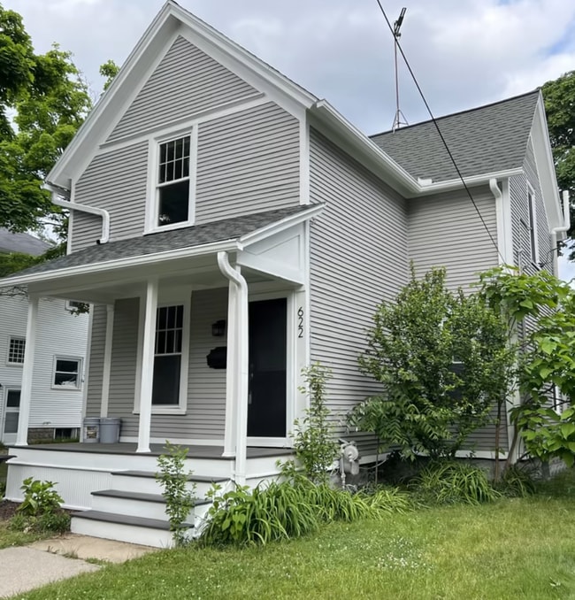 622 Gladstone Dr SE in East Grand Rapids, MI - Building Photo - Building Photo