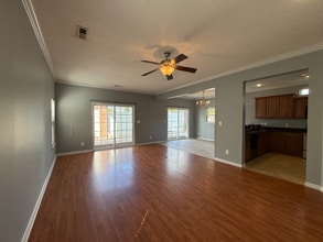 510 Lake Shore Dr in Surfside Beach, SC - Foto de edificio - Building Photo