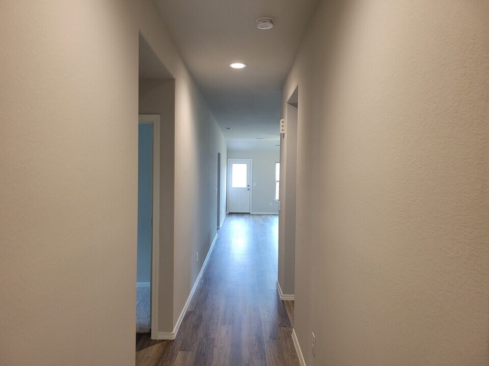 14930 Dane Ct in Montgomery, TX - Building Photo