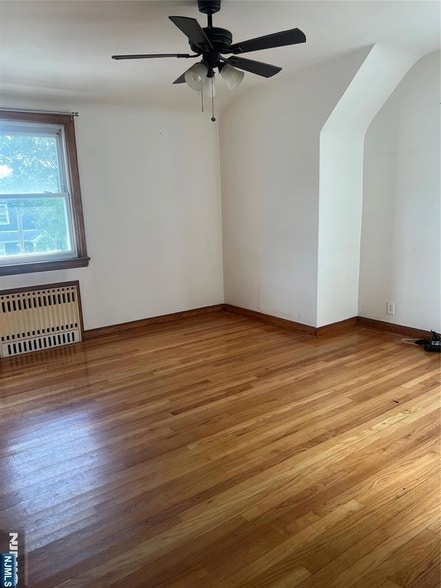 261 Hathaway St in Wallington, NJ - Building Photo - Building Photo
