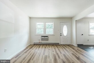 2539 Jenkintown Rd in Glenside, PA - Building Photo - Building Photo
