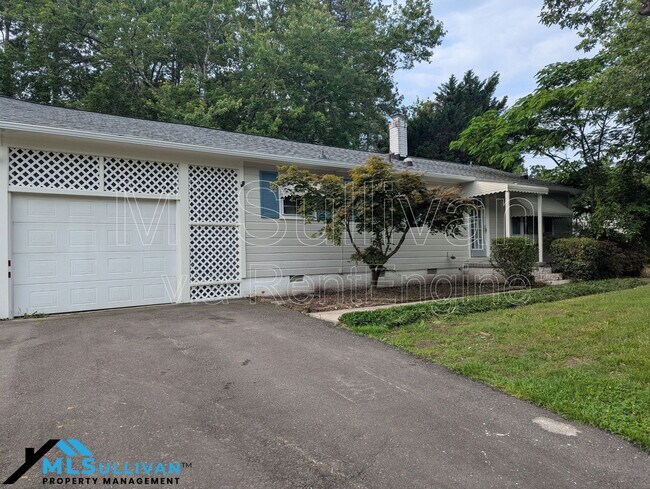 property at 2310 Lindmont Ave