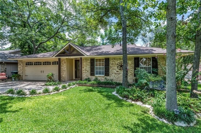 3016 Westwood Main Dr in Bryan, TX - Building Photo - Building Photo