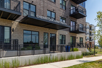 Cherry Oak Apartments in Nashville, TN - Foto de edificio - Building Photo