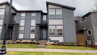 5242 SE Thornapple St in Hillsboro, OR - Building Photo