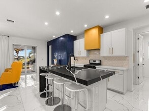 11828 SW Lyra Dr., Unit 612 Twin Circle Dr in Port St. Lucie, FL - Building Photo - Building Photo