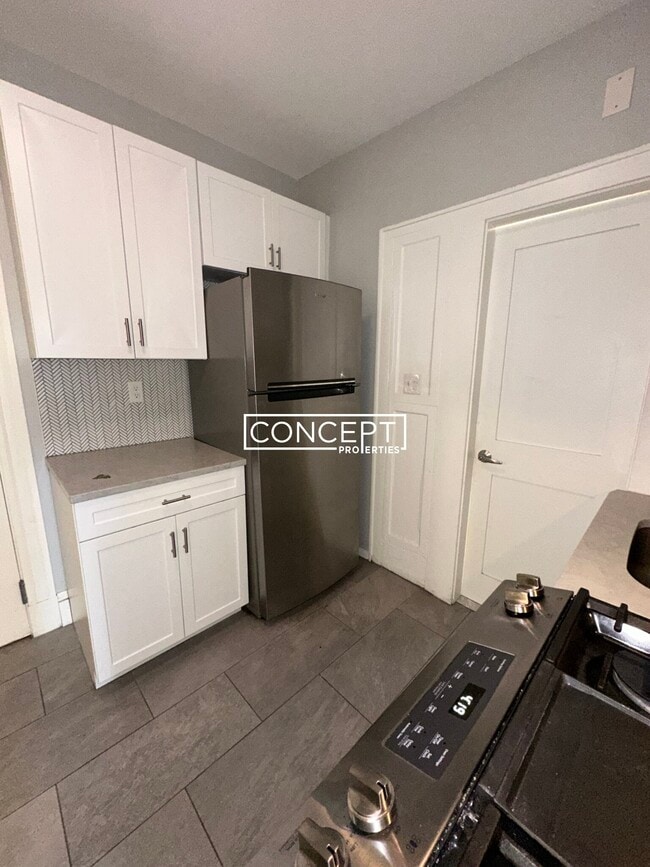 229 Lafayette St, Unit 10 in Salem, MA - Foto de edificio - Building Photo