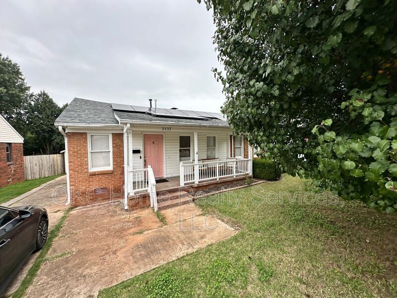 2537 NW 35th St in Oklahoma City, OK - Foto de edificio