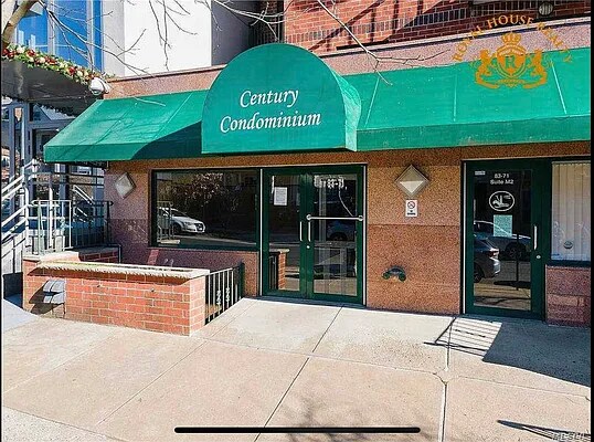 8371-8116 116th St in Queens, NY - Building Photo