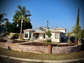 2230 Alta Vista Dr in Bakersfield, CA - Building Photo