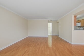 460 N Lake Shore Dr in Palatine, IL - Building Photo - Building Photo