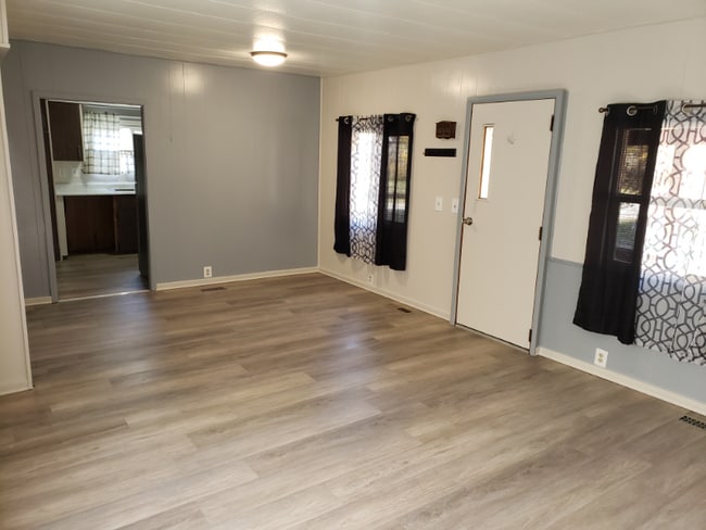 7 Depot Rd in Naples, ID - Building Photo - Building Photo