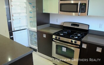 9100 Whitworth Dr in Los Angeles, CA - Foto de edificio - Building Photo