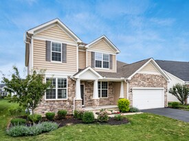 685 Eagle Walk Rd in Delaware, OH - Building Photo