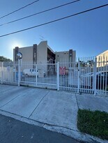 652 NW 3rd St in Miami, FL - Building Photo
