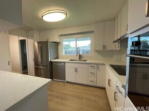 137 Kaluamoo St in Kailua, HI - Building Photo - Building Photo