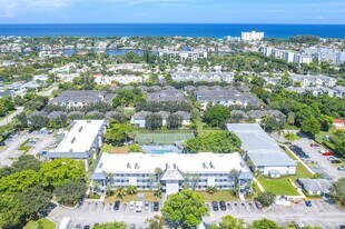 240 SE 10th St in Delray Beach, FL - Building Photo