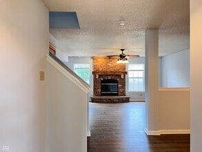 8729 Liberty Mills Dr in Indianapolis, IN - Building Photo - Building Photo