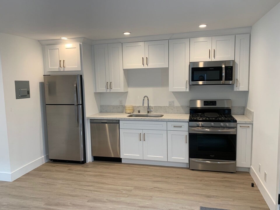 350 Hermosa Ave in Hermosa Beach, CA - Building Photo