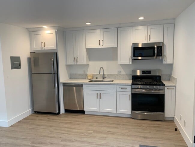 Luxury 1 Bedroom Ocean View Apartment – St...