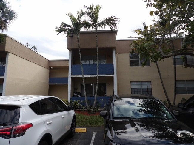 201 Bonnie Blvd in Palm Springs, FL - Building Photo - Building Photo