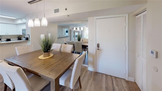 19701 E Country Club Dr in Aventura, FL - Building Photo - Building Photo