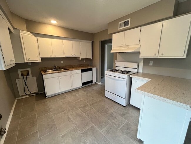 3016 Mayfair Rd in Horn Lake, MS - Building Photo - Building Photo