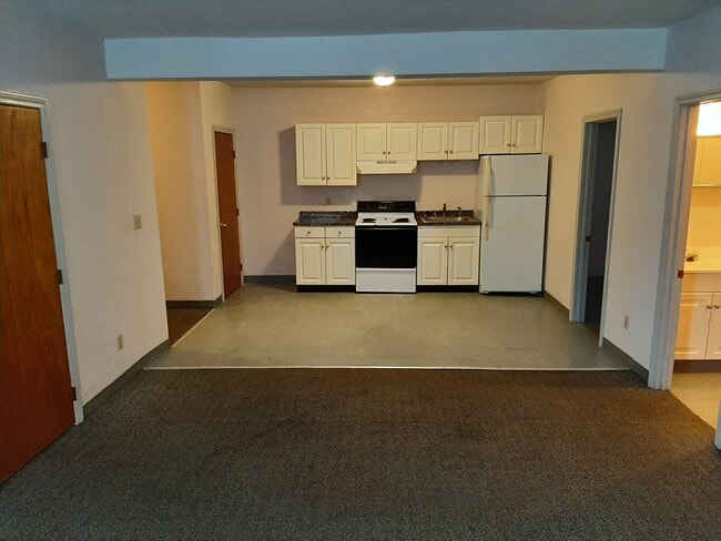 804 Broadway St, Unit 1 in Lowell, MA - Foto de edificio - Building Photo