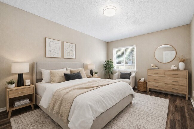 Travis Park Apartments in Austin, TX - Building Photo - Building Photo