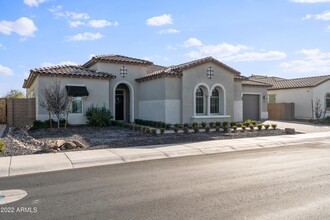 4061 S Emerald Dr in Chandler, AZ - Building Photo - Building Photo