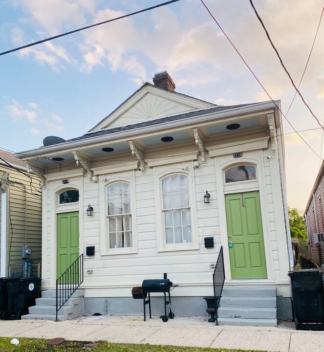 2114 Josephine St in New Orleans, LA - Building Photo