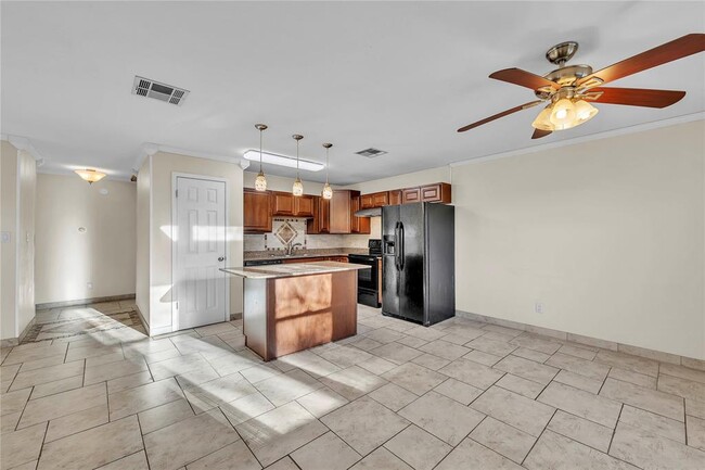 170 Interstate Dr in Buda, TX - Building Photo - Building Photo