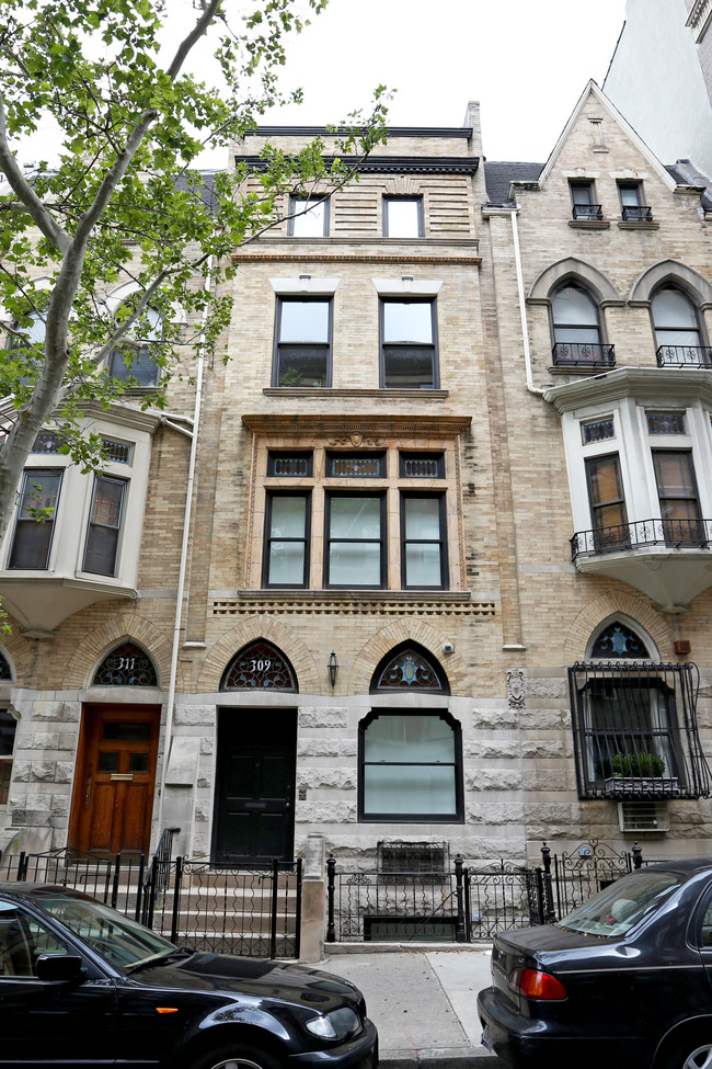 309 W 80th St in New York, NY - Foto de edificio - Building Photo