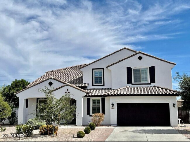 property at 4435 S Squires Ln