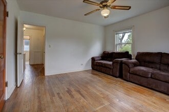 221 22nd Ave E in Menomonie, WI - Building Photo - Building Photo