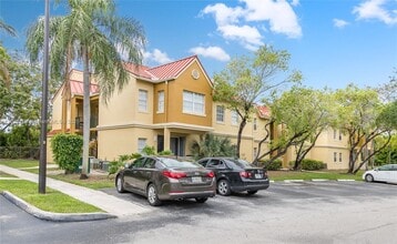 18326 NW 68th Ave in Hialeah, FL - Building Photo - Building Photo