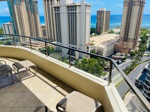 1910 Ala Moana Blvd, Unit 29A in Honolulu, HI - Building Photo - Building Photo