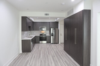 The Luxe Residential in North Hollywood, CA - Foto de edificio - Interior Photo