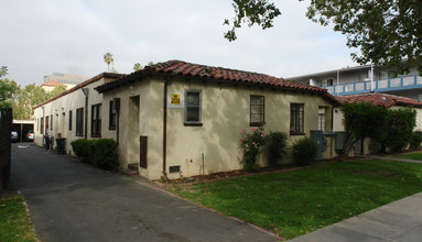 365-367 S 4th St in San Jose, CA - Foto de edificio - Building Photo