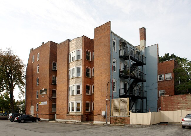 74 Days Park in Buffalo, NY - Foto de edificio - Building Photo