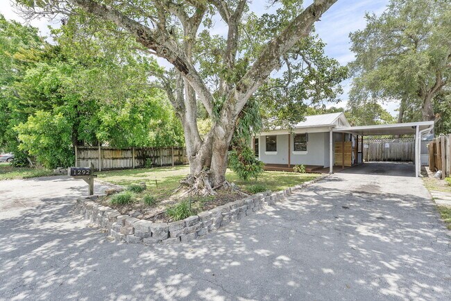 1292 SW 25th Ave in Fort Lauderdale, FL - Building Photo - Building Photo